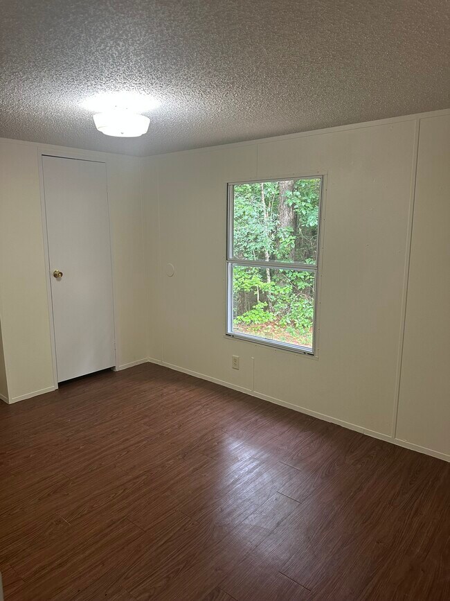 Building Photo - 153 Baywood Trail