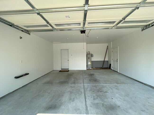 Building Photo - Beautiful Single-Level 3-Bedroom, 2-Bath Home in Sisters, Oregon