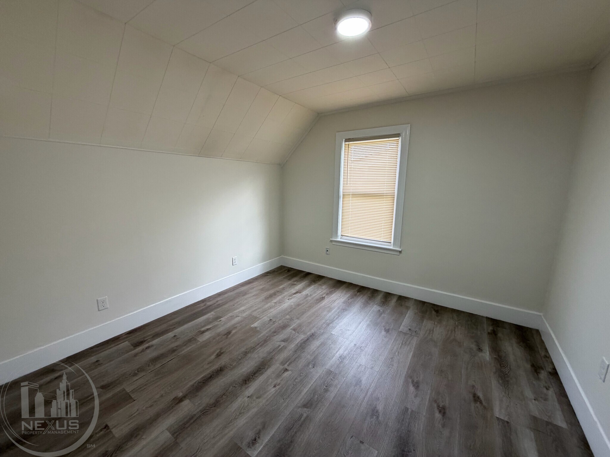 Building Photo - 73 Esther St