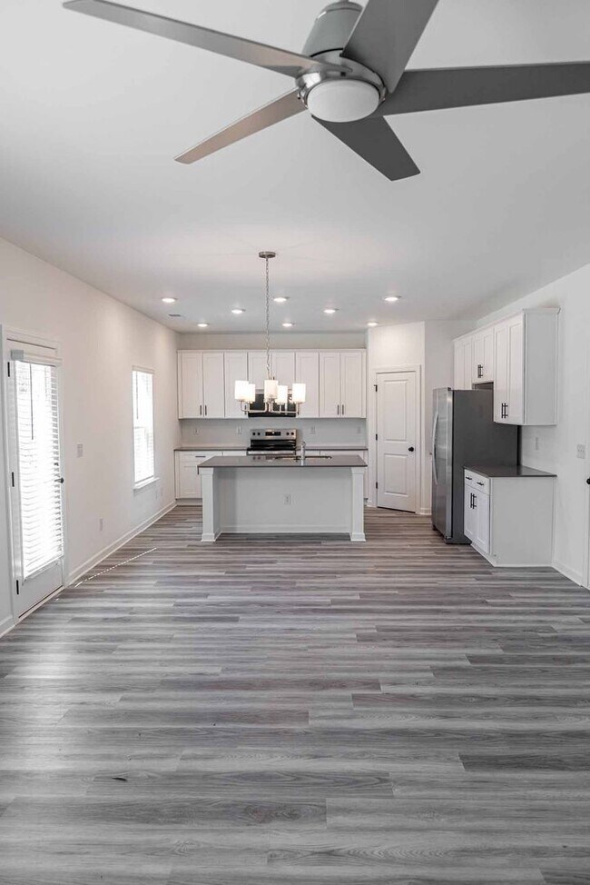 Building Photo - BRAND NEW SINGLE FAMILY HOME IN LOGANVILLE