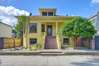 Building Photo - Charming Craftsman Bungalow with Full Base...
