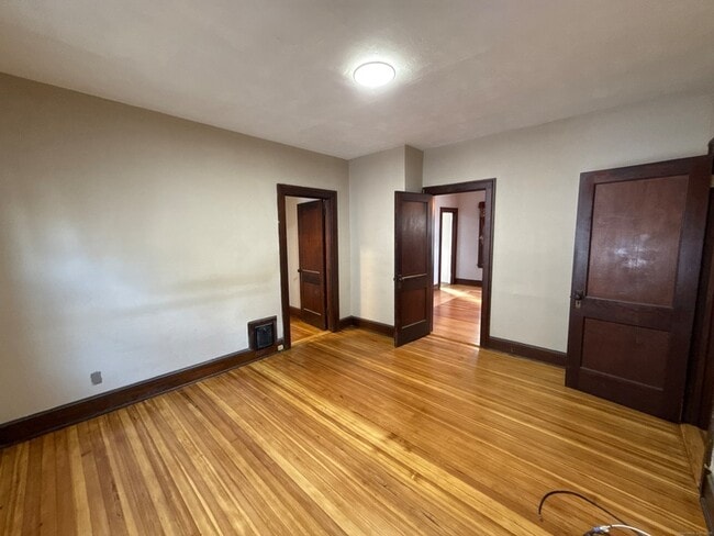 Building Photo - 411 Ellis St