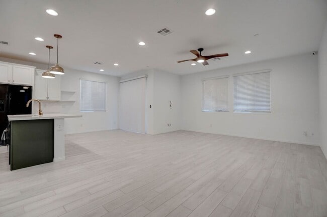 Building Photo - 111 Balsam Leaf Ct