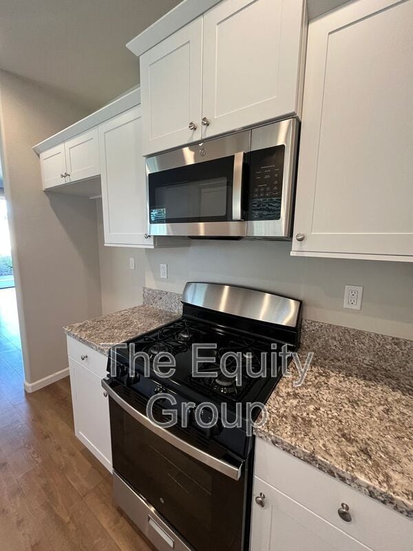 Building Photo - 405 S Summit St