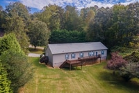 Building Photo - 3/2 home close to WCU