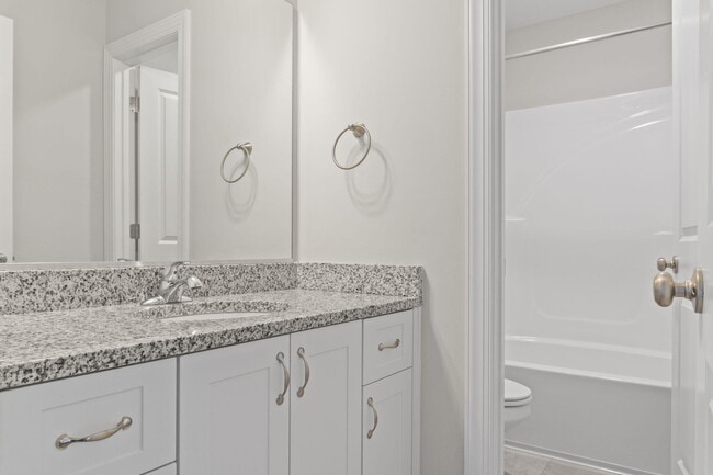 Building Photo - 912 Newburn Dr