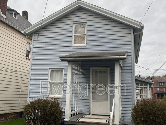 Building Photo - 212 E Walnut St