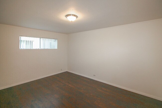 Building Photo - Charming 2 Bedroom/1 Bath in the Heart of North & South Park