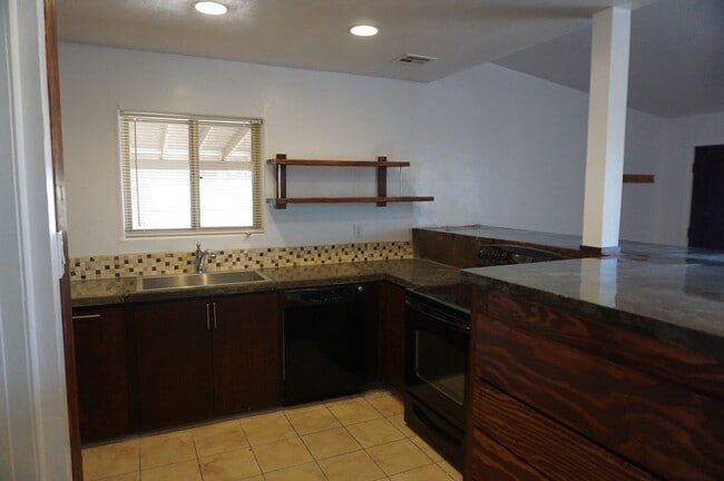 Building Photo - colum2432