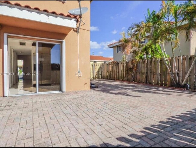 Building Photo - 8252 NW 6th Terrace