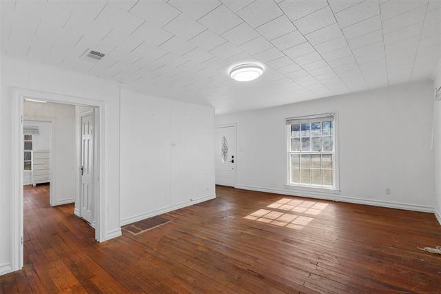 Building Photo - 125 E Tabb St