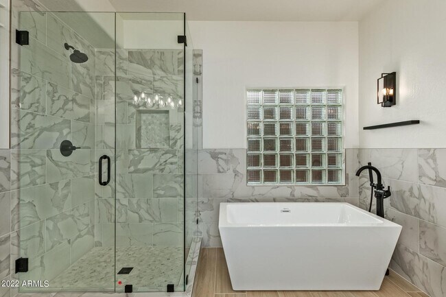 Building Photo - 13761 E Lupine Ave