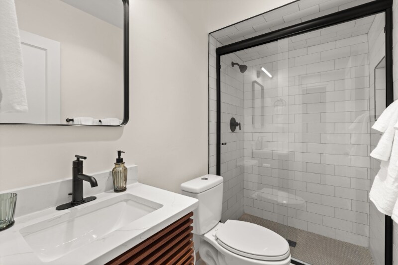 Building Photo - 3600 Mackland Ave NE