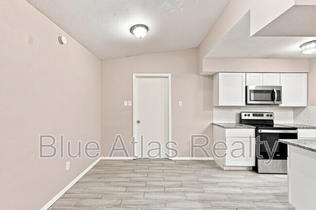 Building Photo - 3609 Galaxie Dr