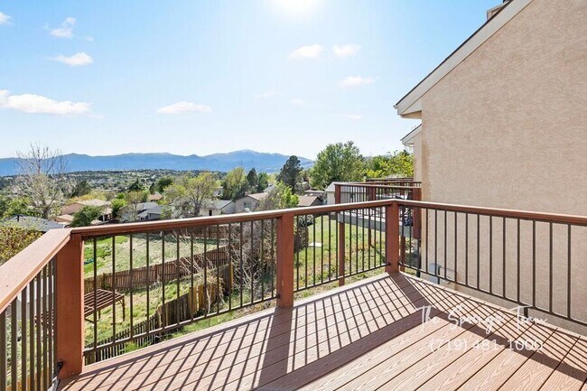 Building Photo - 5448 Fiesta Ln