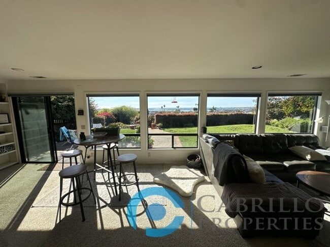 Building Photo - 2620 Deerpark Dr