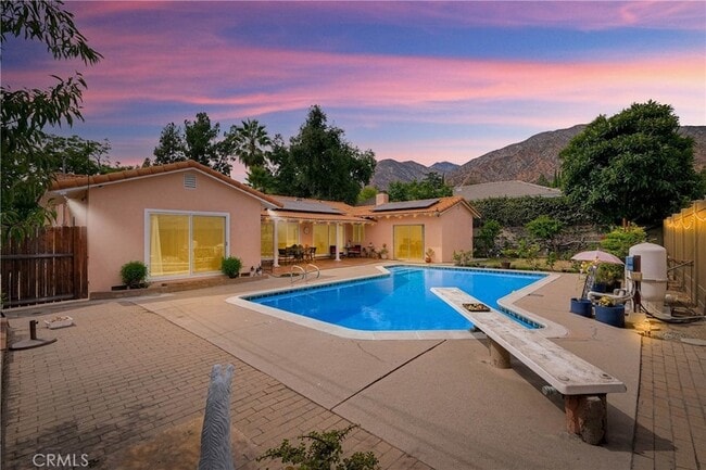 Building Photo - 1716 N Santa Anita Ave