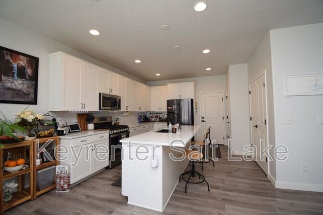 Building Photo - 2964 S 2500 W St