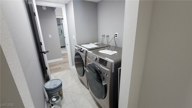 Building Photo - 2600 Sidonia Ave