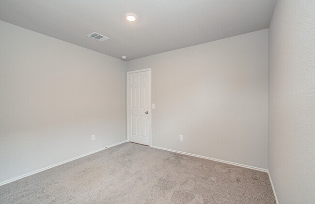 Building Photo - 2030 Brixham Bluff Ln