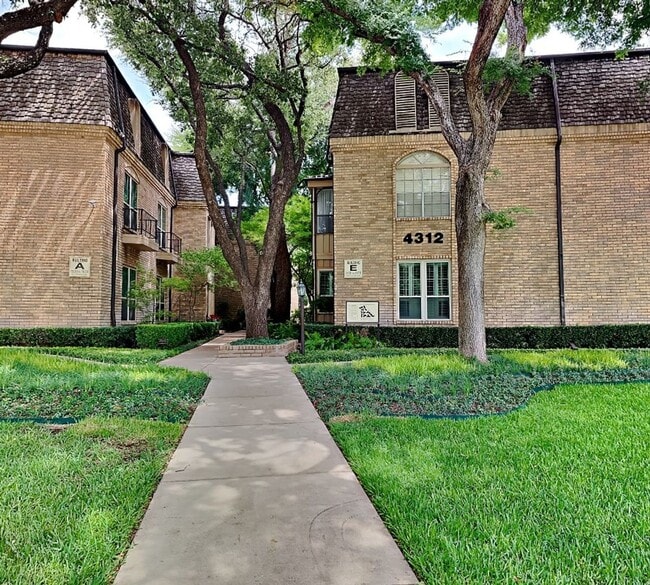 Primary Photo - Captivating Condo in the Royale Orleans Ea...