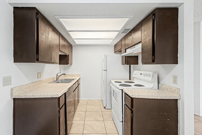 Building Photo - 2931 E Beck Ln