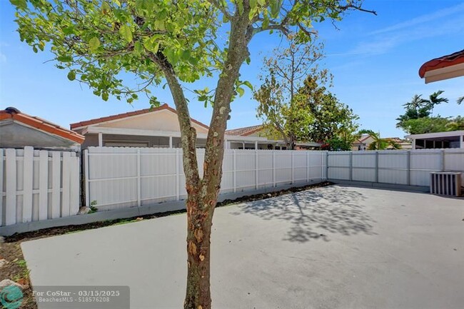 Building Photo - 2614 W 65th St