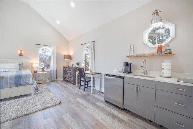 Building Photo - 5997 Warpath Rd