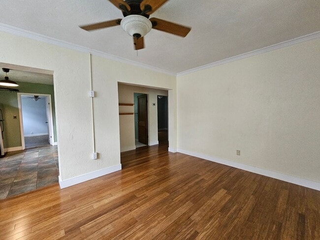 Building Photo - 2 Bedroom/2 Bath home near Duck Pond and Citizens Field