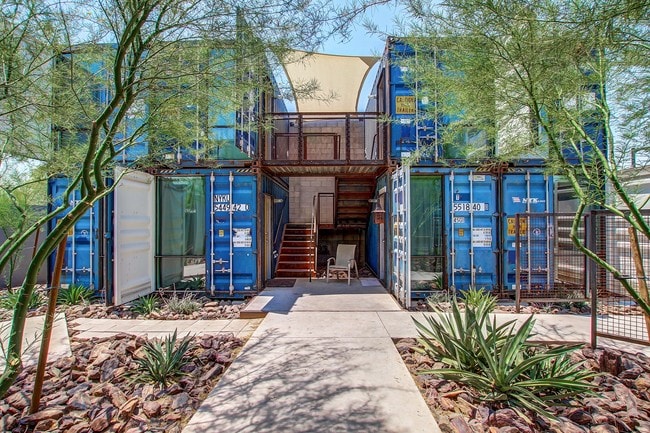 Primary Photo - Containers on Grand