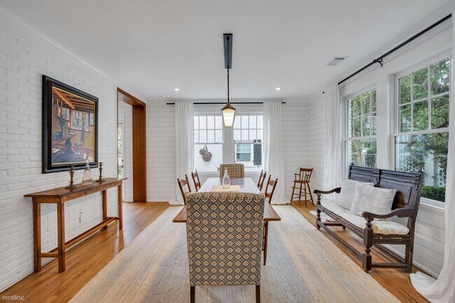 Building Photo - 4 br, 3.5 bath House - 44 E 45th St