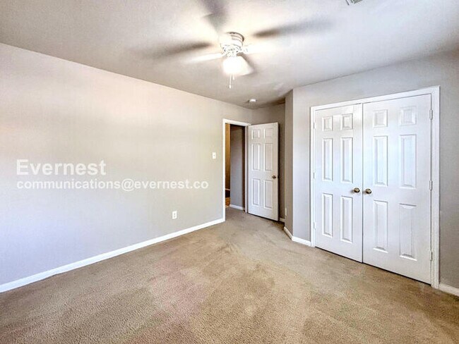 Building Photo - 25407 Barmby Dr