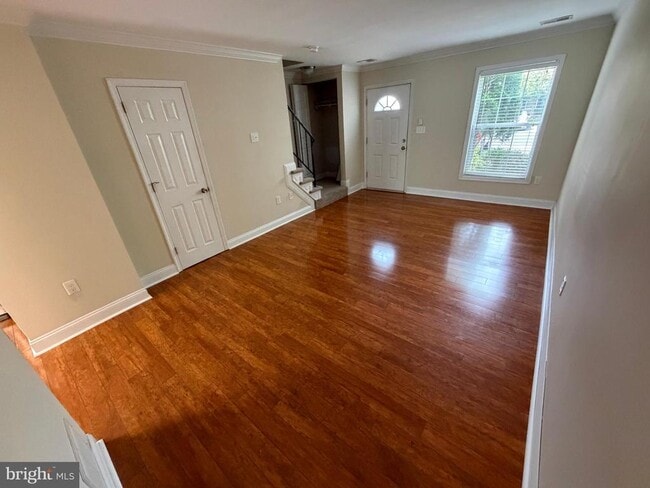 Building Photo - 534 Lancaster Pl