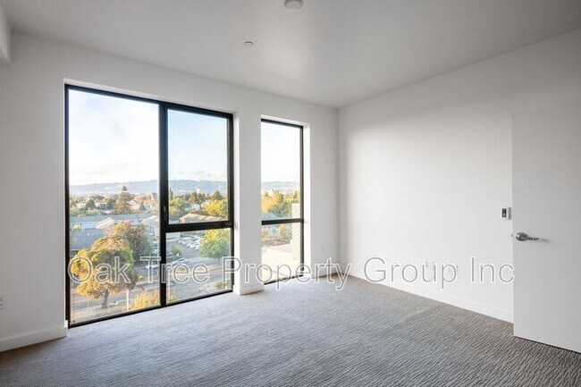 Building Photo - 532 Union St