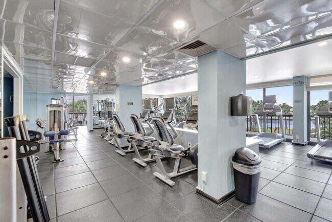 Building Photo - 4740 S Ocean Blvd