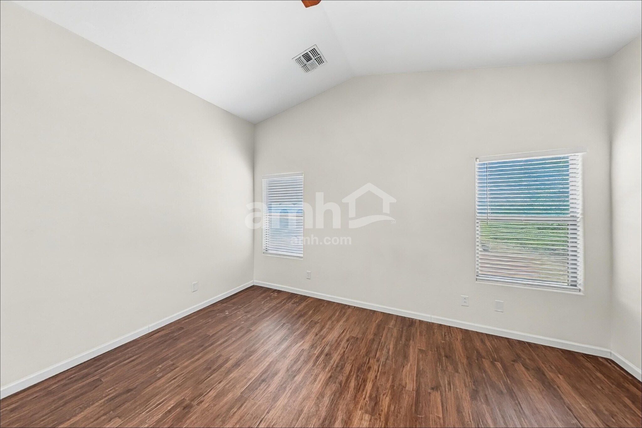 Building Photo - 3910 E Hematite Ln