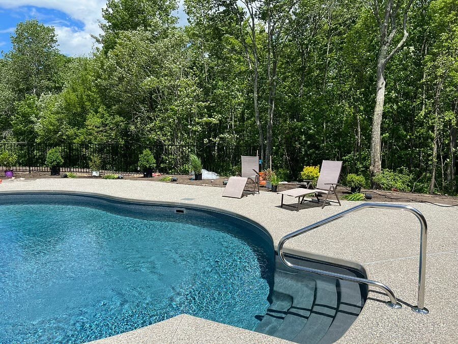 Building Photo - 222 Brookview Dr