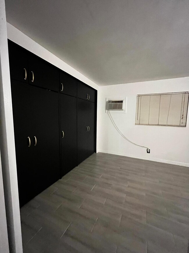 Building Photo - 201 S J St