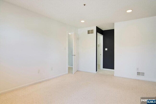 Building Photo - 1125 Hyde Park Ct