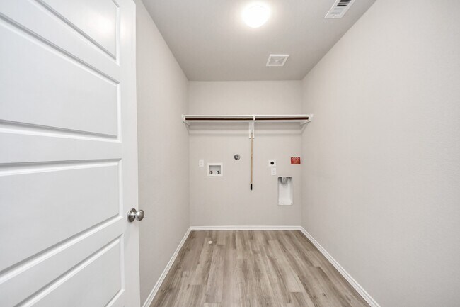 Building Photo - 6734 Scarlet Sagebrush St