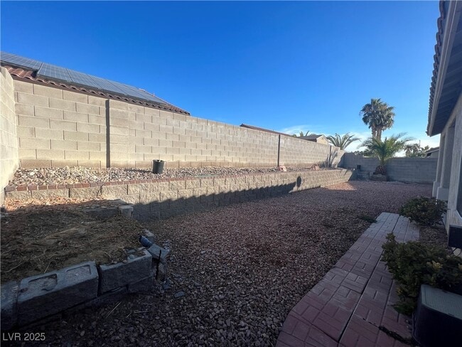 Building Photo - 5712 N Tropic Mist St