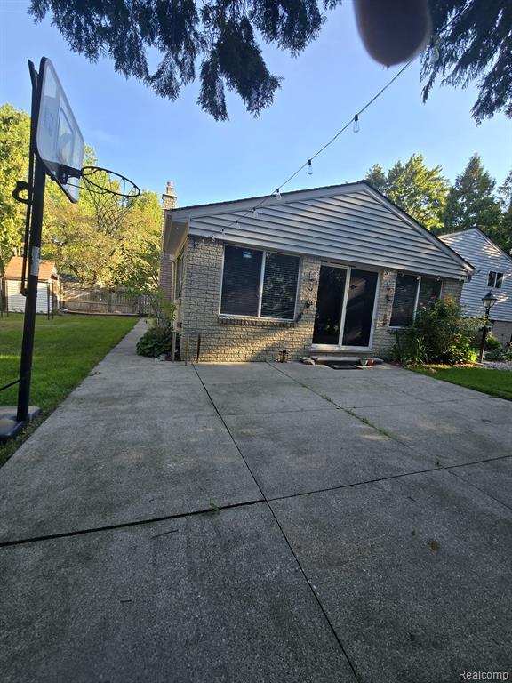Building Photo - 2310 Cumberland Dr