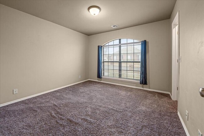 Building Photo - 17029 Woodvine Dr