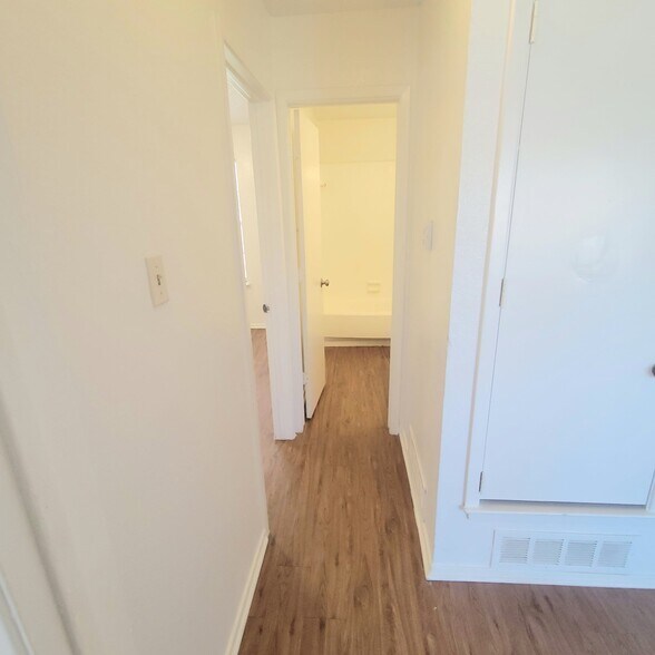 Building Photo - 216 Pine Meadow Dr