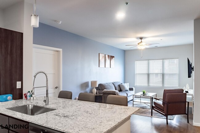 Building Photo - 2023 N Broadmoor Ave