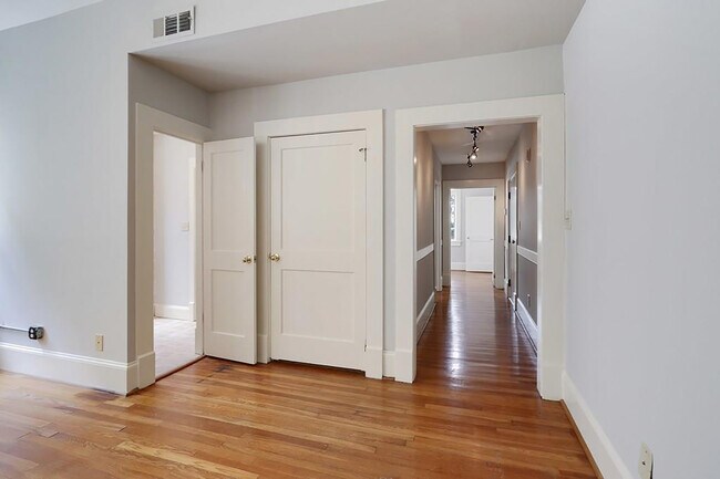 Building Photo - 229 Ponce De Leon Ave NE