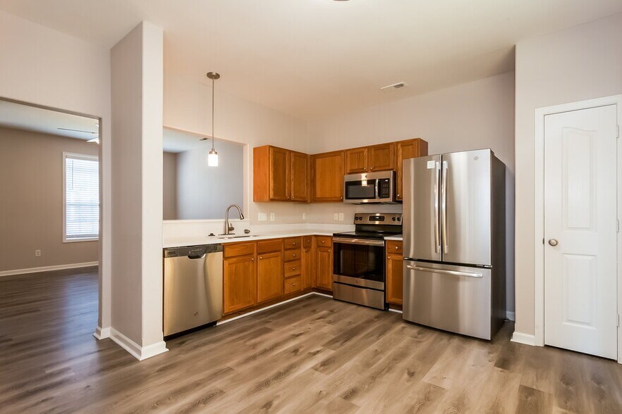 Building Photo - 2643 Oasis Ln