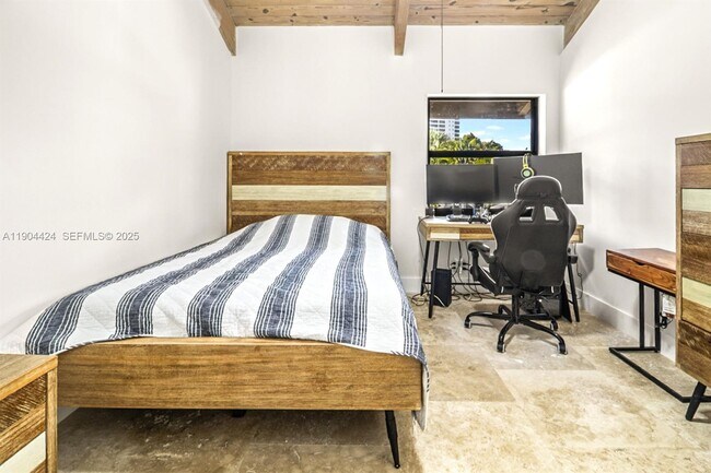 Building Photo - 513 Leslie Dr