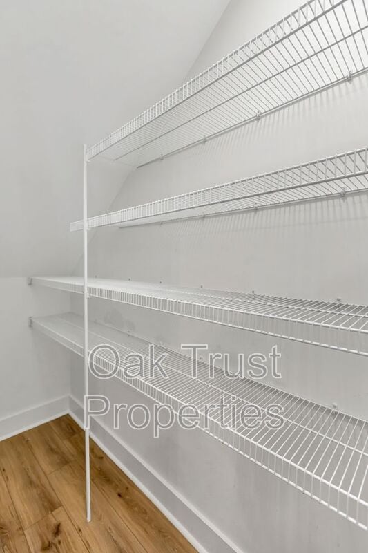 Building Photo - 3 Clearblue Lp