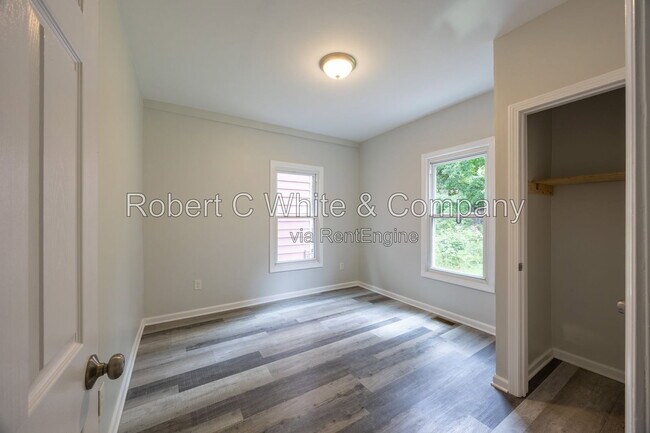 Building Photo - 687 Winchester Ave